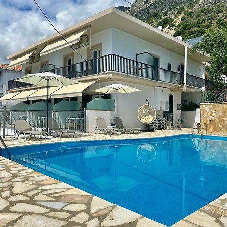Vladimiros Apartments Barbati Exteriér fotografie
