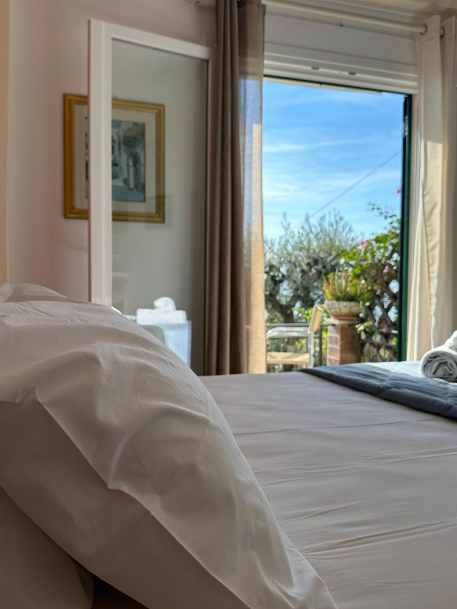 Vladimiros Apartments Barbati Exteriér fotografie