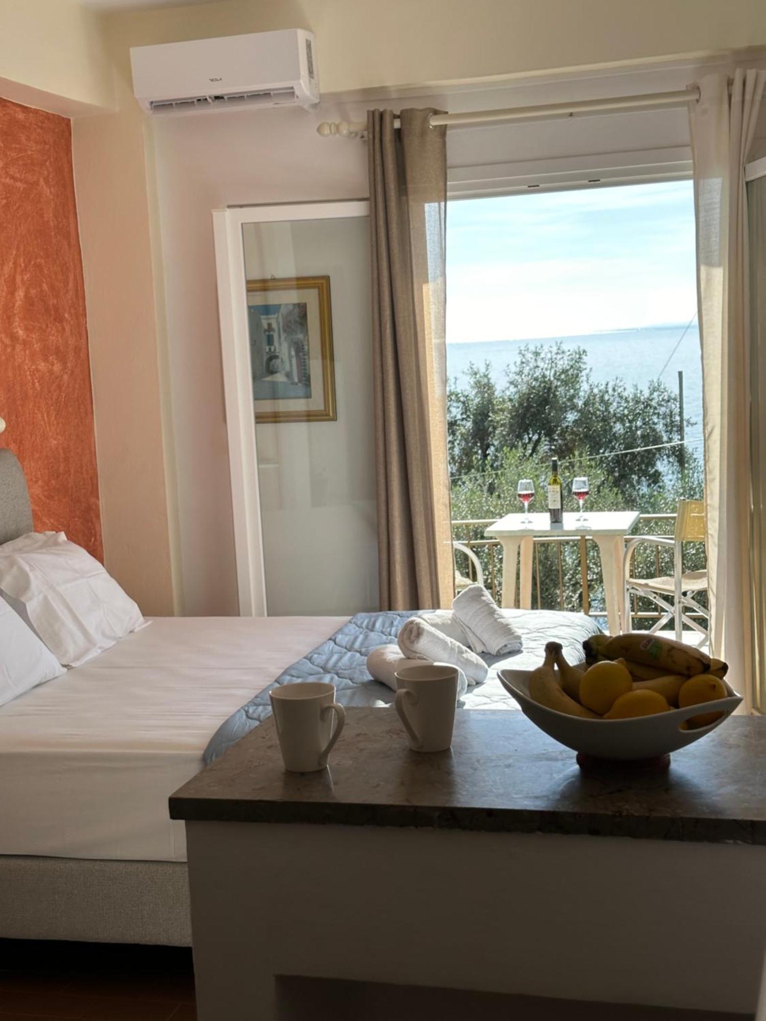 Vladimiros Apartments Barbati Exteriér fotografie