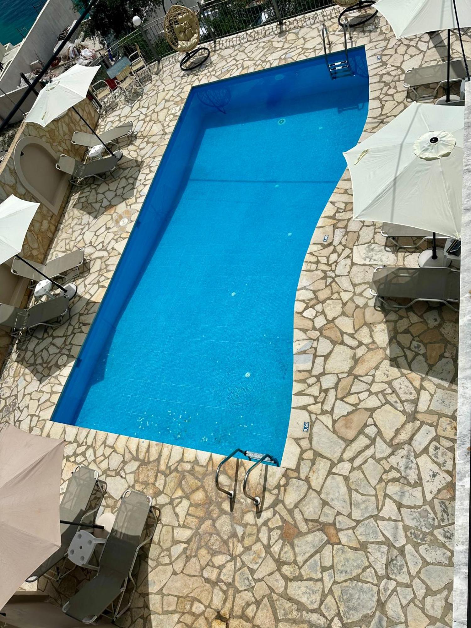 Vladimiros Apartments Barbati Exteriér fotografie