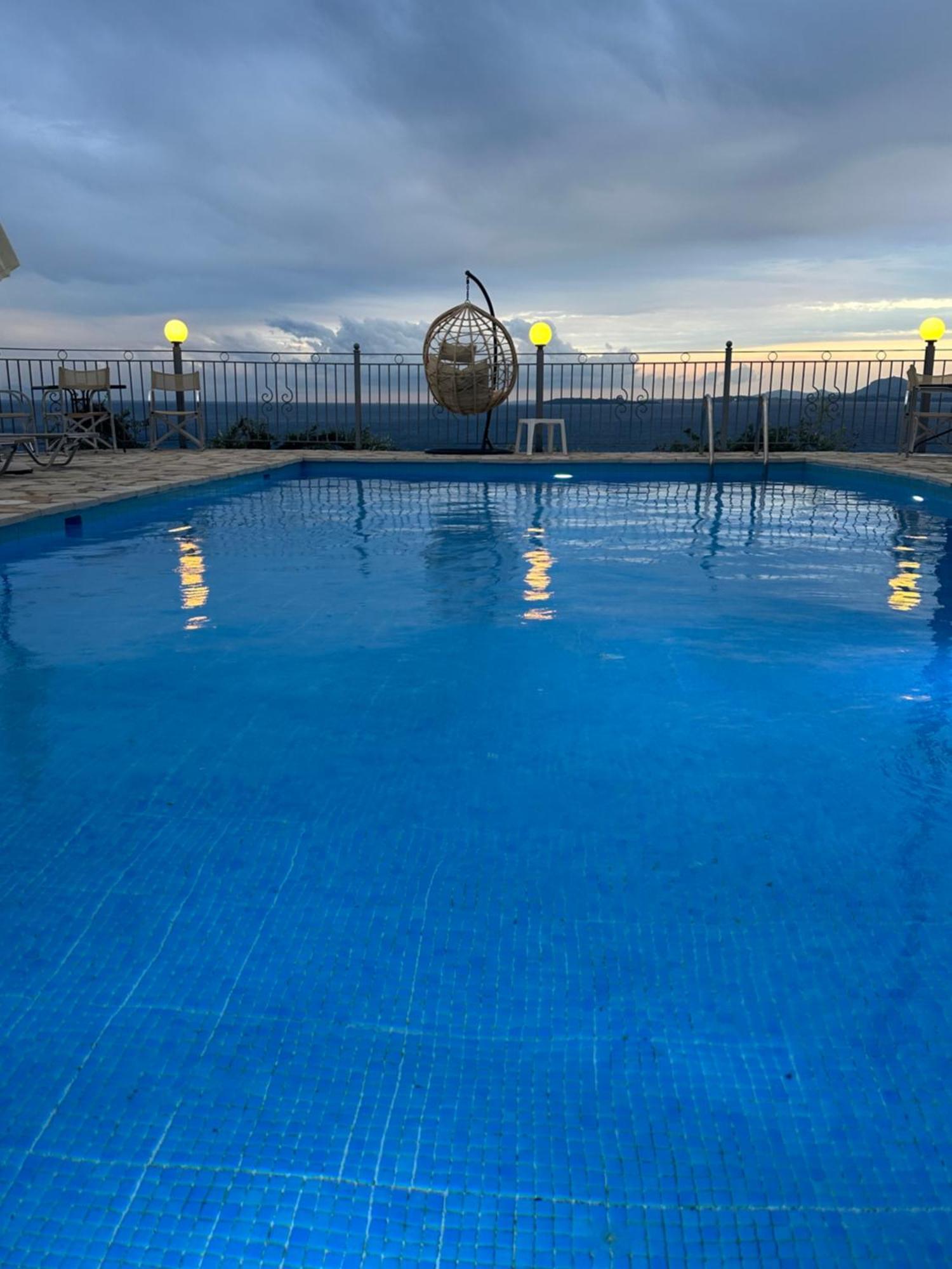 Vladimiros Apartments Barbati Exteriér fotografie