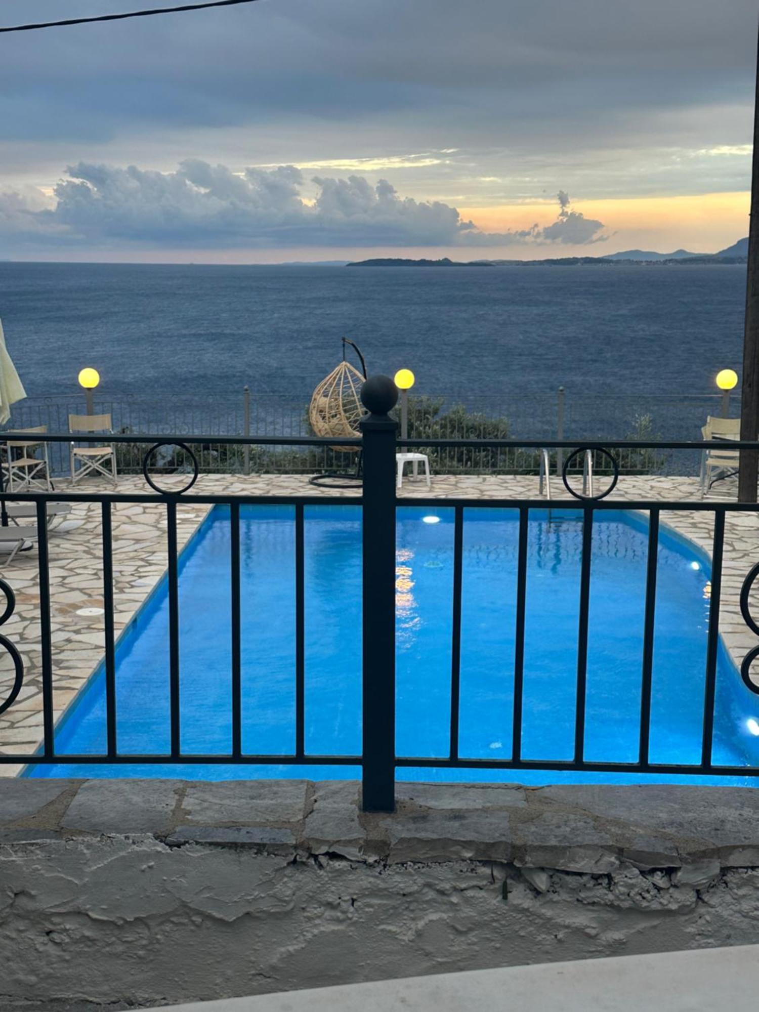 Vladimiros Apartments Barbati Exteriér fotografie
