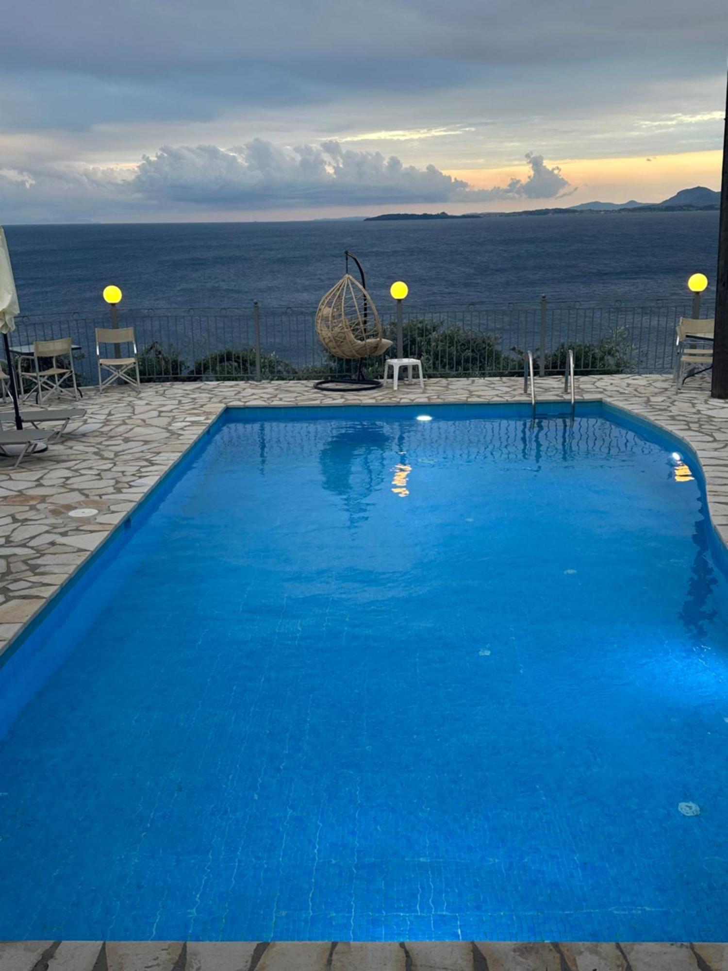 Vladimiros Apartments Barbati Exteriér fotografie